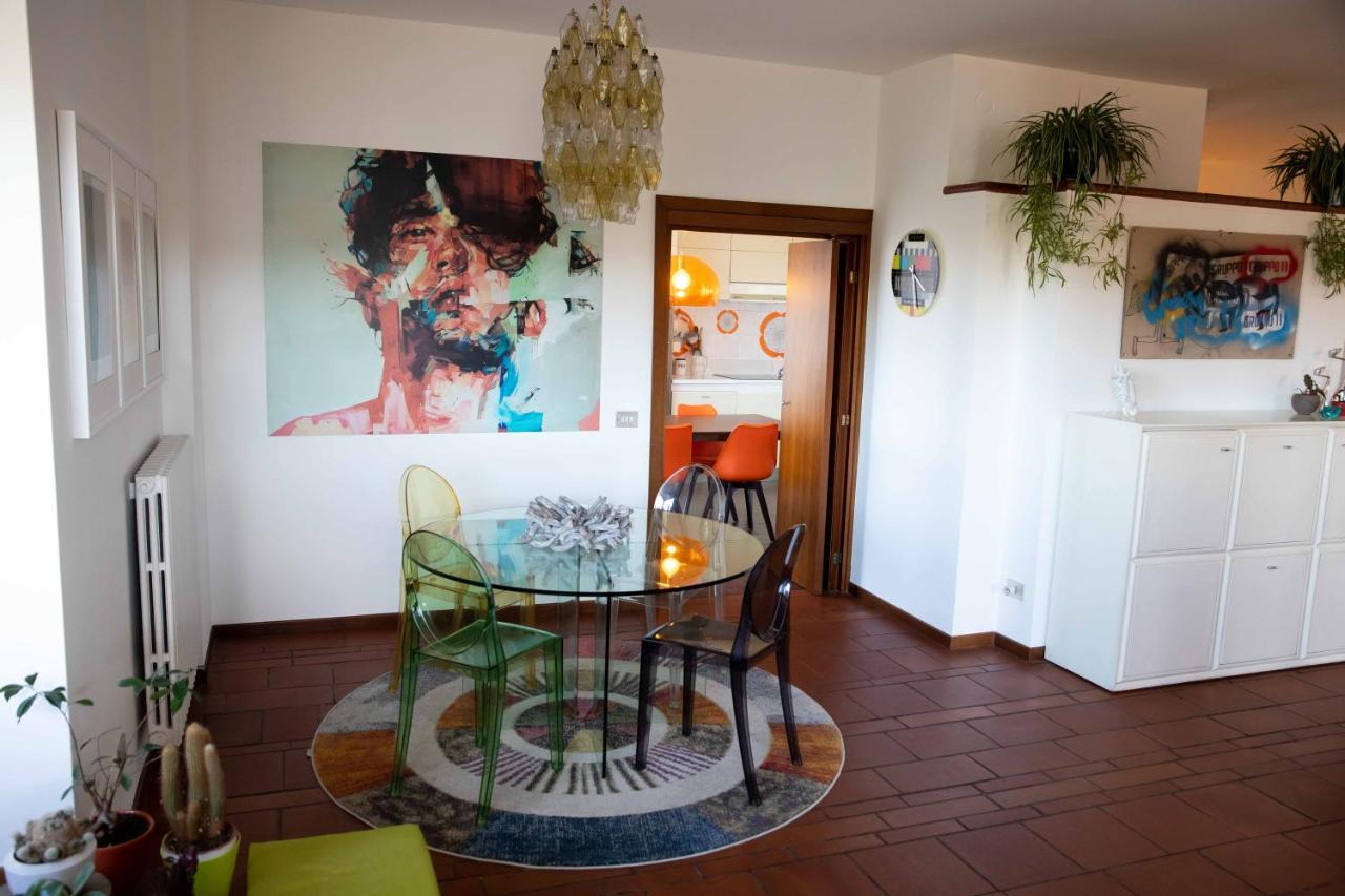Sound Of Colors - Art Design Apartment デセンツァーノ・デル・ガルダ エクステリア 写真