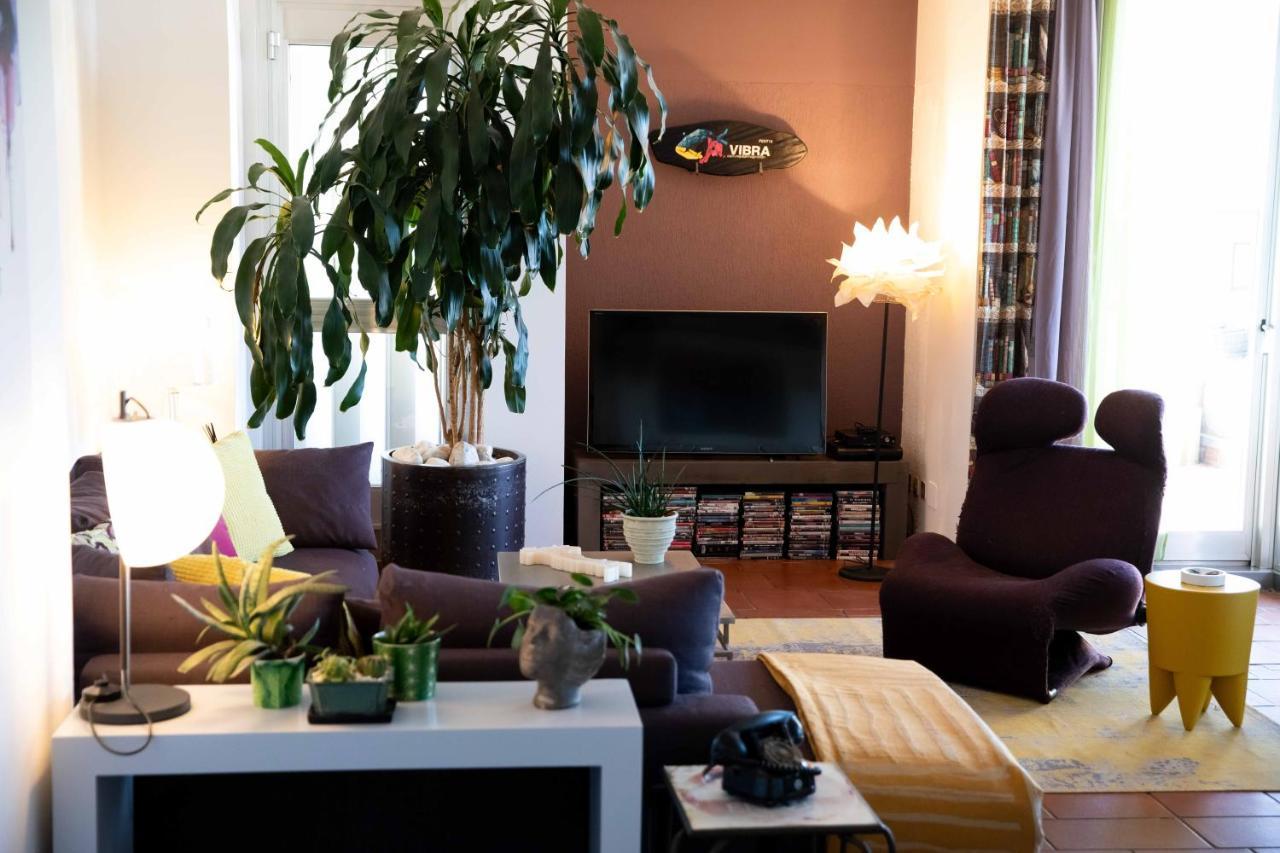 Sound Of Colors - Art Design Apartment デセンツァーノ・デル・ガルダ エクステリア 写真