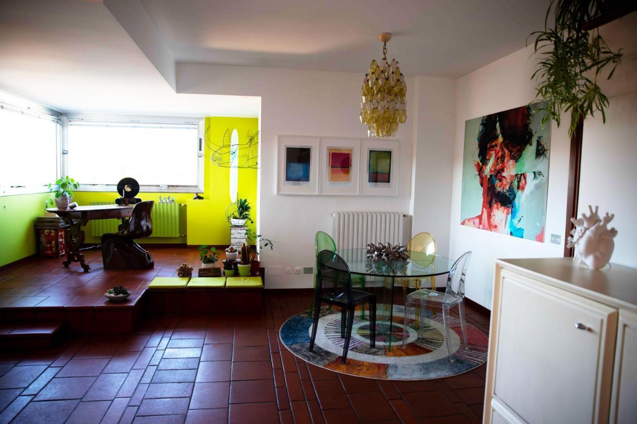 Sound Of Colors - Art Design Apartment デセンツァーノ・デル・ガルダ エクステリア 写真